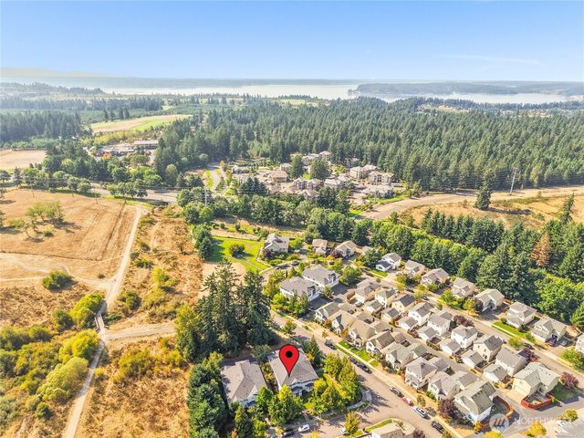 1331 Rowan Ct, Dupont, WA 98327
