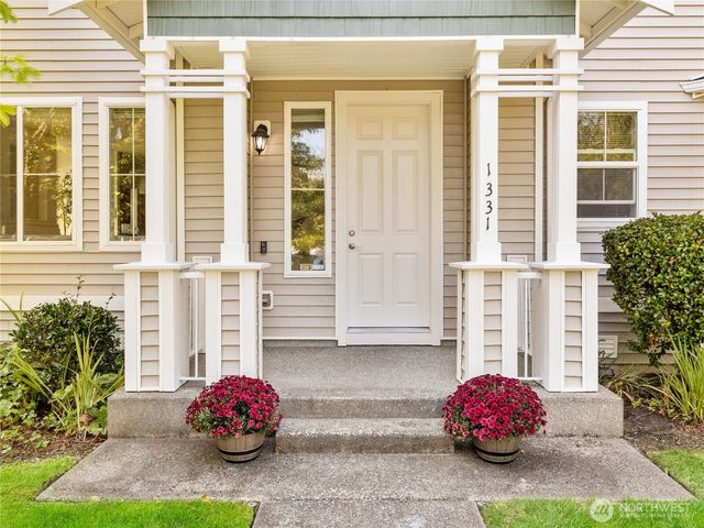 1331 Rowan Ct, Dupont, WA 98327