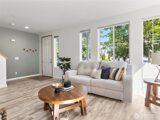 1331 Rowan Ct, Dupont, WA 98327