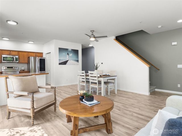 1331 Rowan Ct, Dupont, WA 98327