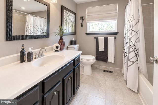 233 TAVISTOCK LN, Sewell, NJ 08080