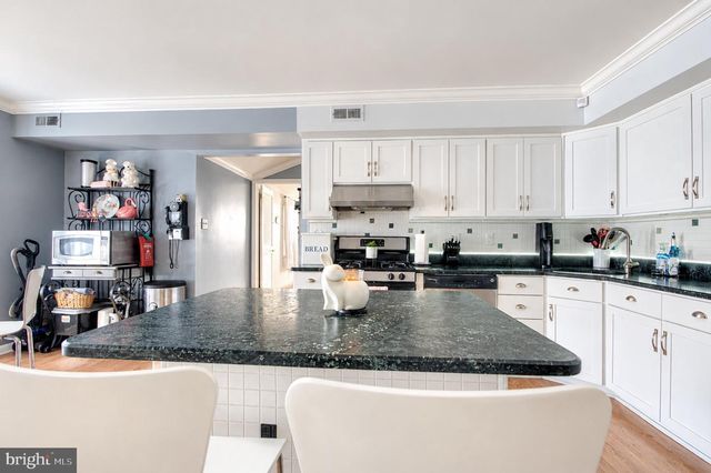 233 TAVISTOCK LN, Sewell, NJ 08080