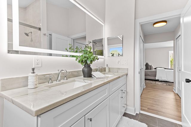 4291 Foxpointe Drive 53, West Bloomfield, MI 48323