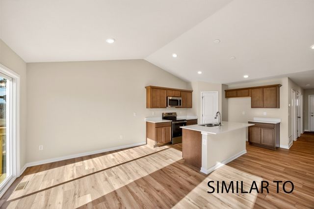 4283 Grover Woods Lane, Des Moines, IA 50317