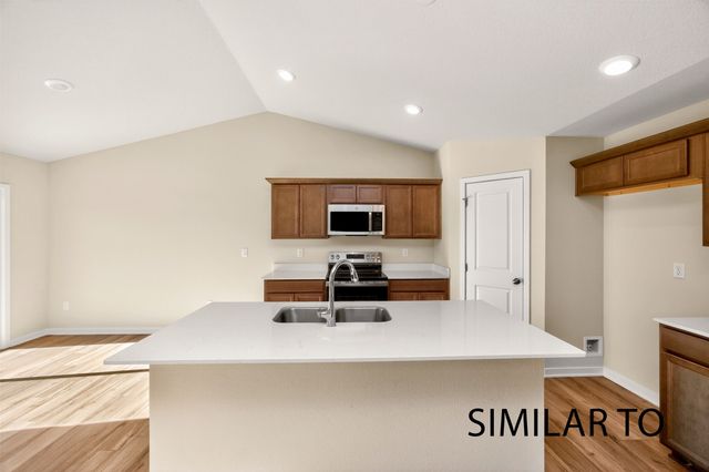 4283 Grover Woods Lane, Des Moines, IA 50317