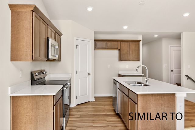 4283 Grover Woods Lane, Des Moines, IA 50317