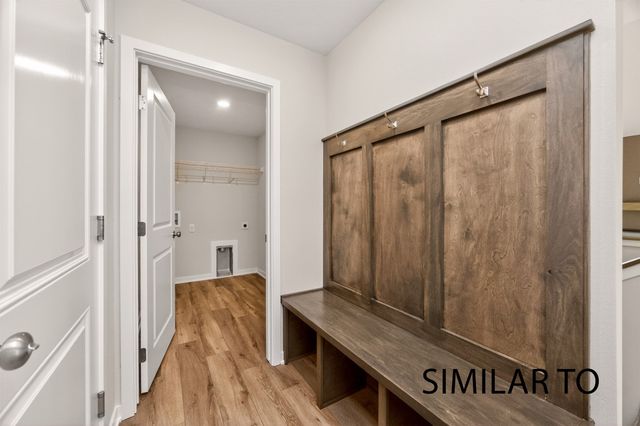 4283 Grover Woods Lane, Des Moines, IA 50317