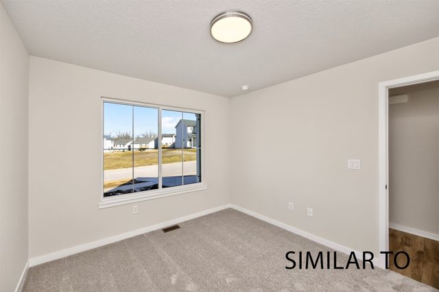 4283 Grover Woods Lane, Des Moines, IA 50317