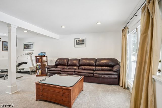 6 Highview Dr, Vernon Twp., NJ 07460