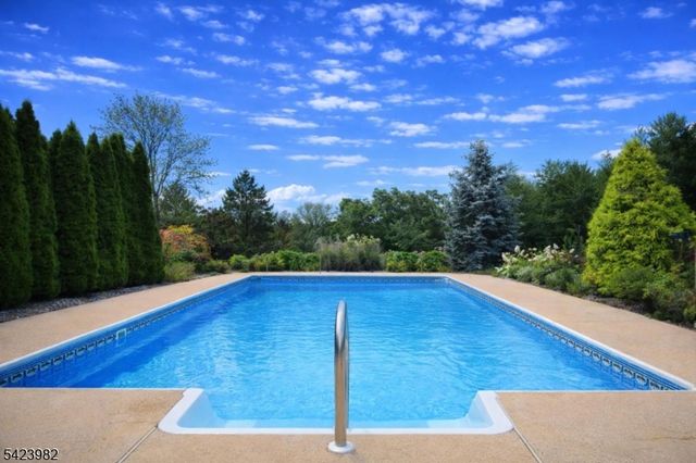 1 DEMOTT DR, Readington Twp., NJ 08889
