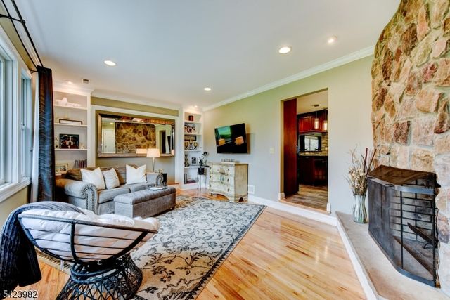 1 DEMOTT DR, Readington Twp., NJ 08889