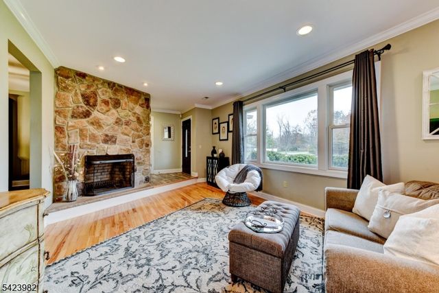 1 DEMOTT DR, Readington Twp., NJ 08889