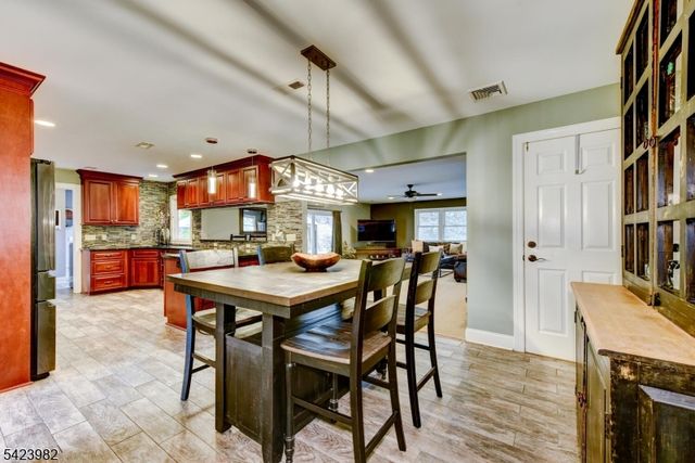 1 DEMOTT DR, Readington Twp., NJ 08889
