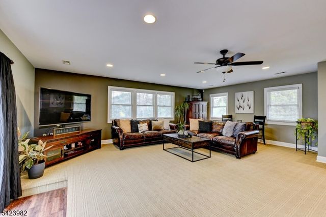1 DEMOTT DR, Readington Twp., NJ 08889
