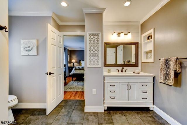 1 DEMOTT DR, Readington Twp., NJ 08889