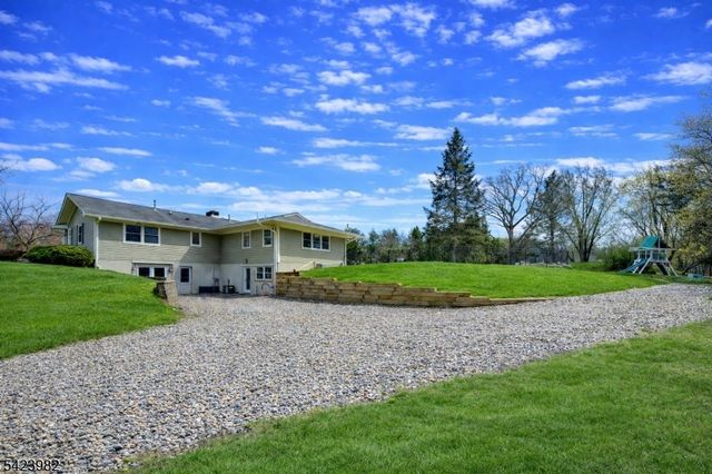 1 DEMOTT DR, Readington Twp., NJ 08889