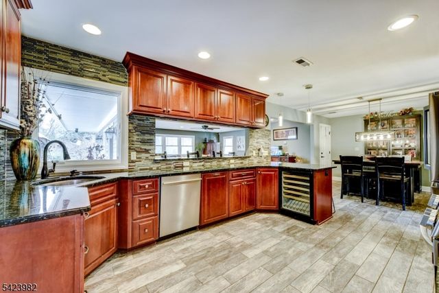 1 DEMOTT DR, Readington Twp., NJ 08889