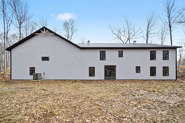 25280 Quinn Road, North Liberty, IN 46554