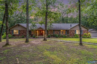 4411 Autumn Leaves Trail SE, Decatur, AL 35603