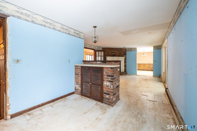 71 Renshaw Road, Hamden, CT 06518