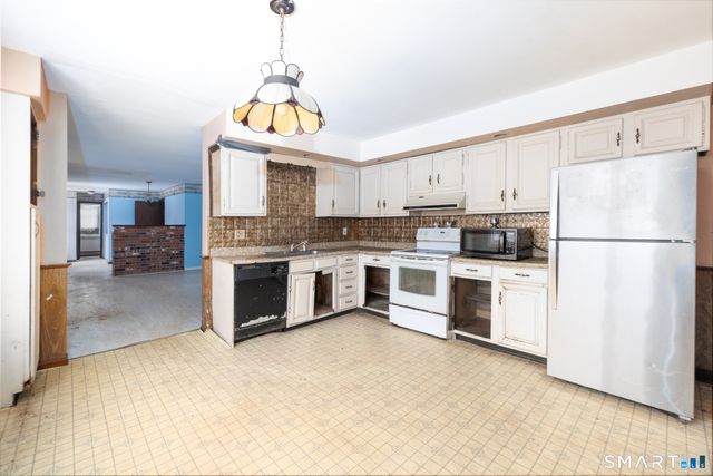 71 Renshaw Road, Hamden, CT 06518