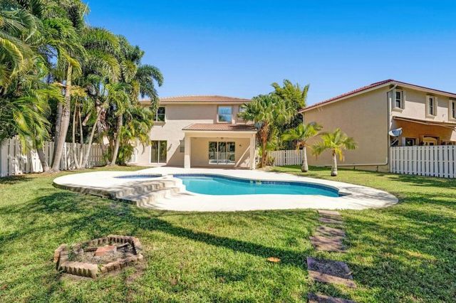 5302 Victoria Circle, West Palm Beach, FL 33409