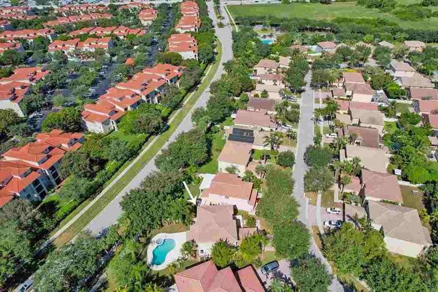 5302 Victoria Circle, West Palm Beach, FL 33409