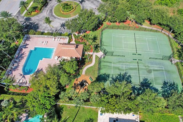 5302 Victoria Circle, West Palm Beach, FL 33409