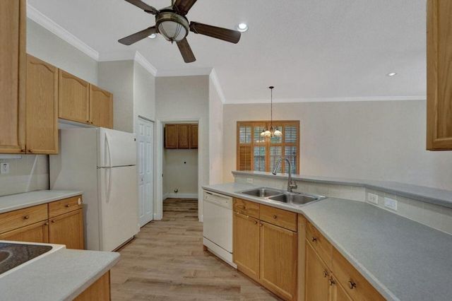 5302 Victoria Circle, West Palm Beach, FL 33409