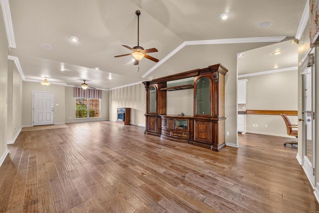 403 Willowbend Circle, Hot Springs, AR 71913