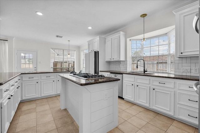 16907 Cottonwood Way, Houston, TX 77059