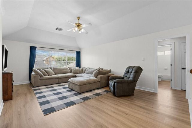 16907 Cottonwood Way, Houston, TX 77059