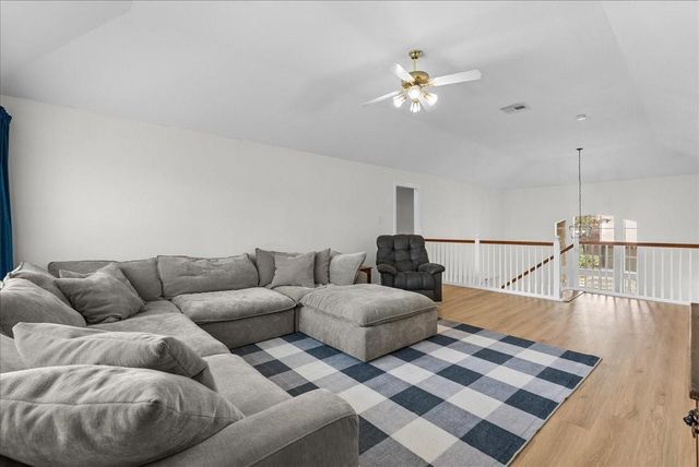 16907 Cottonwood Way, Houston, TX 77059