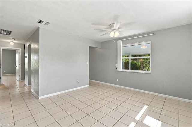 7 Dutch Iris LN, Lehigh Acres, FL 33936