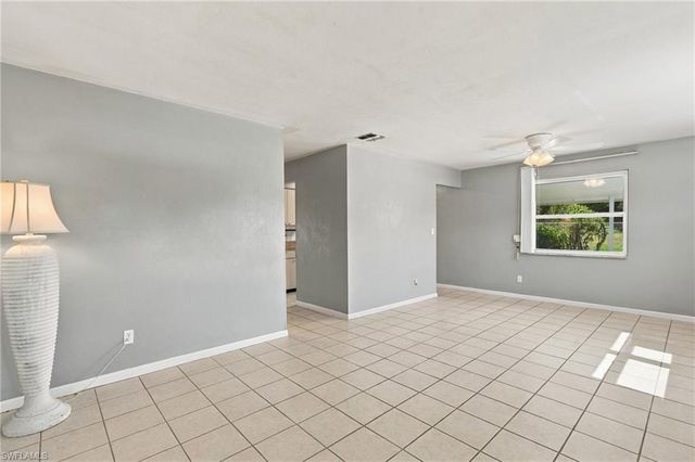 7 Dutch Iris LN, Lehigh Acres, FL 33936