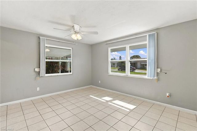 7 Dutch Iris LN, Lehigh Acres, FL 33936