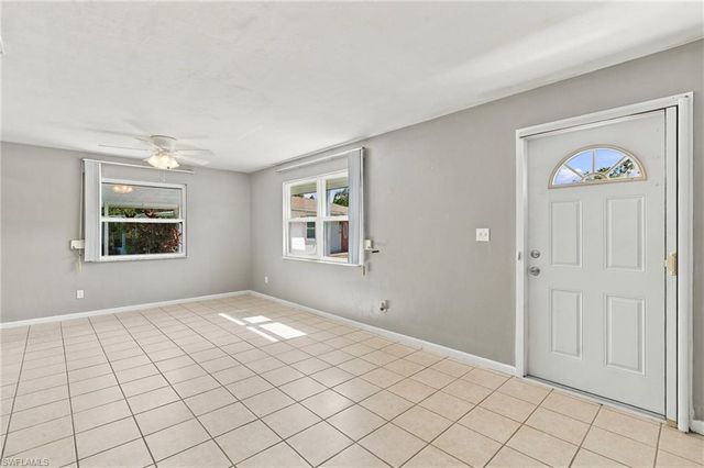 7 Dutch Iris LN, Lehigh Acres, FL 33936