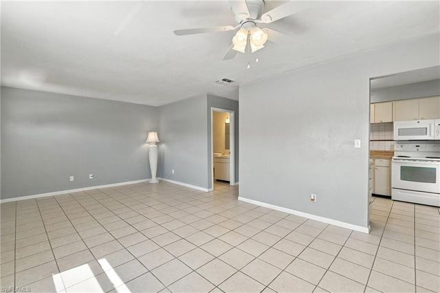 7 Dutch Iris LN, Lehigh Acres, FL 33936