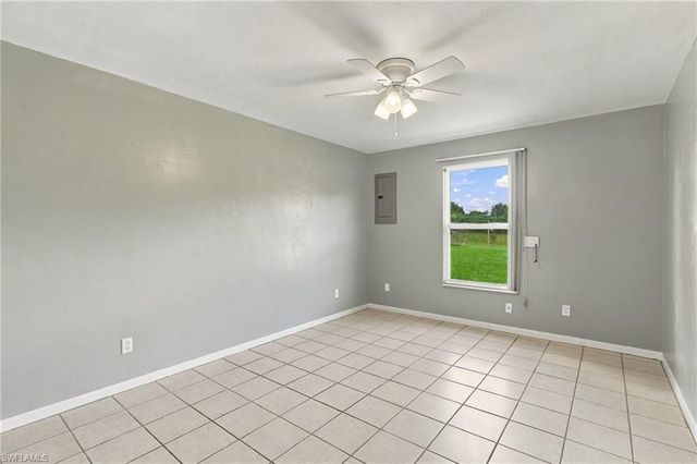 7 Dutch Iris LN, Lehigh Acres, FL 33936