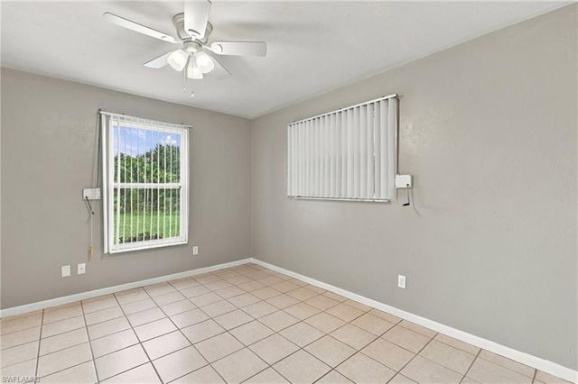 7 Dutch Iris LN, Lehigh Acres, FL 33936