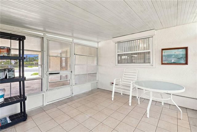 7 Dutch Iris LN, Lehigh Acres, FL 33936