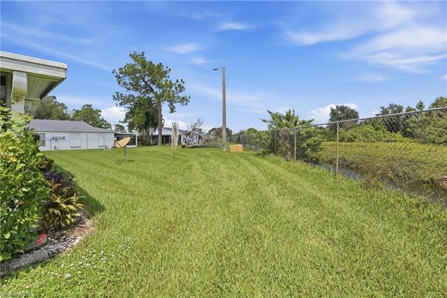 7 Dutch Iris LN, Lehigh Acres, FL 33936