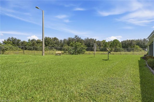 7 Dutch Iris LN, Lehigh Acres, FL 33936