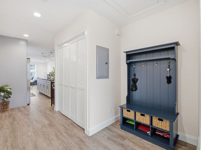 149 Pleasant St 2, Marblehead, MA 01945