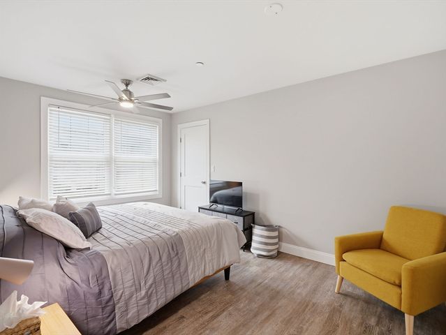 149 Pleasant St 2, Marblehead, MA 01945