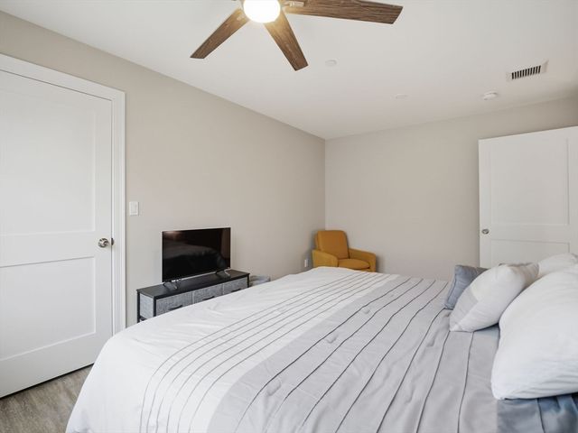 149 Pleasant St 2, Marblehead, MA 01945