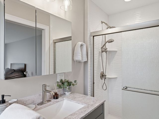 149 Pleasant St 2, Marblehead, MA 01945