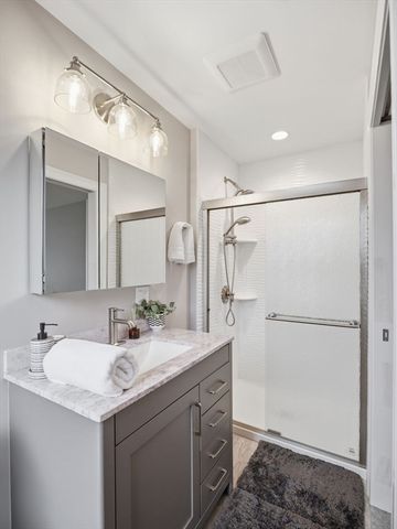 149 Pleasant St 2, Marblehead, MA 01945