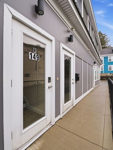 149 Pleasant St 2, Marblehead, MA 01945