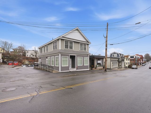 149 Pleasant St 2, Marblehead, MA 01945